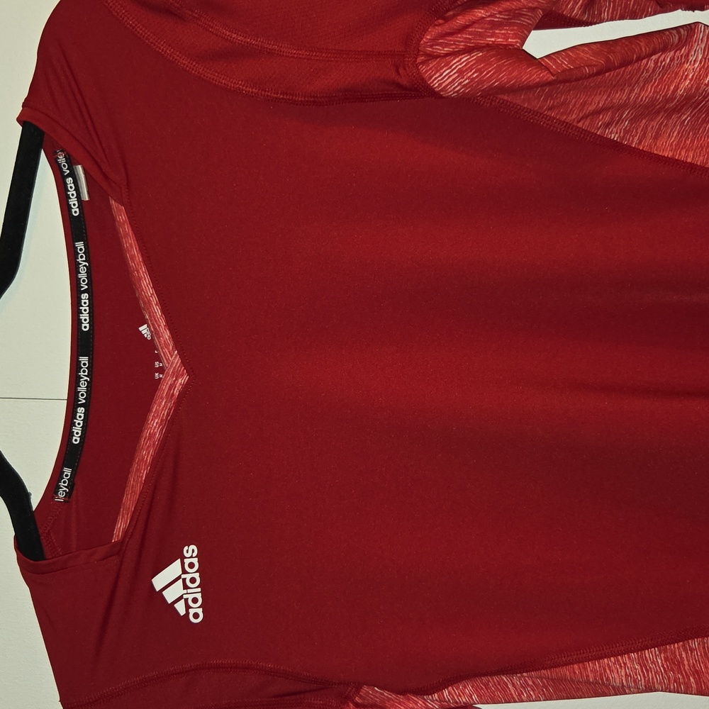 Adidas Womens  Medium  Long Sleeve Performance Volleyball Climate, Red